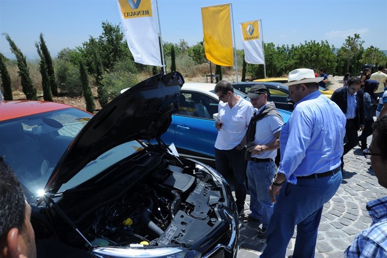 Renault Duster at Ixsir Winery